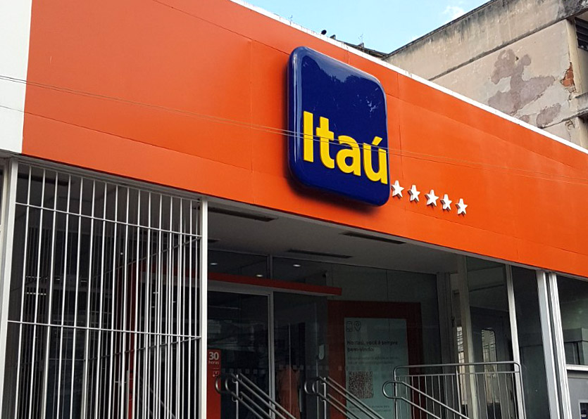 Fachada do Banco Itau localizado no Méier, Zona Norte do Rio de Janeiro.