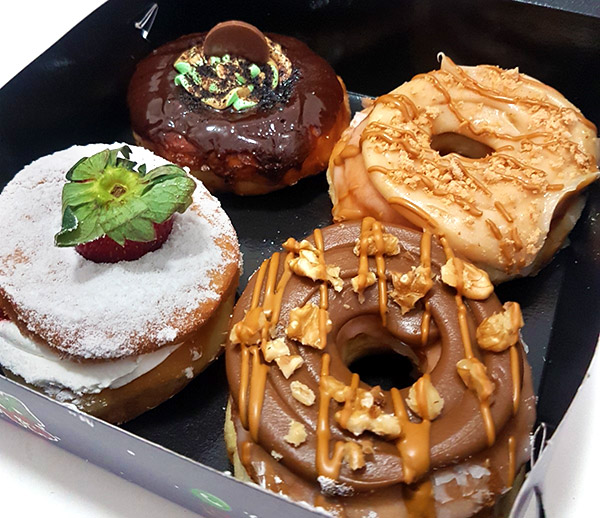 Caixa da Poison Donuts no Méier