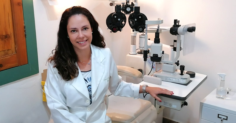 Médica da Clínica EyeCenter