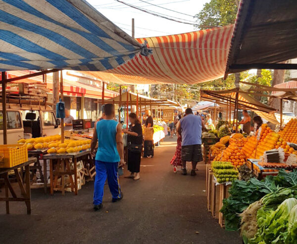 Feira da rua Galdino Pimentel no Méier