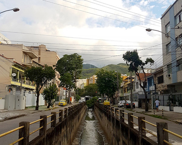 Rua Intendente Cunha Menezes no Méier