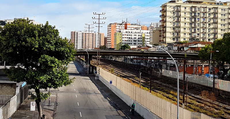 Linha do trem no bairro do Méier