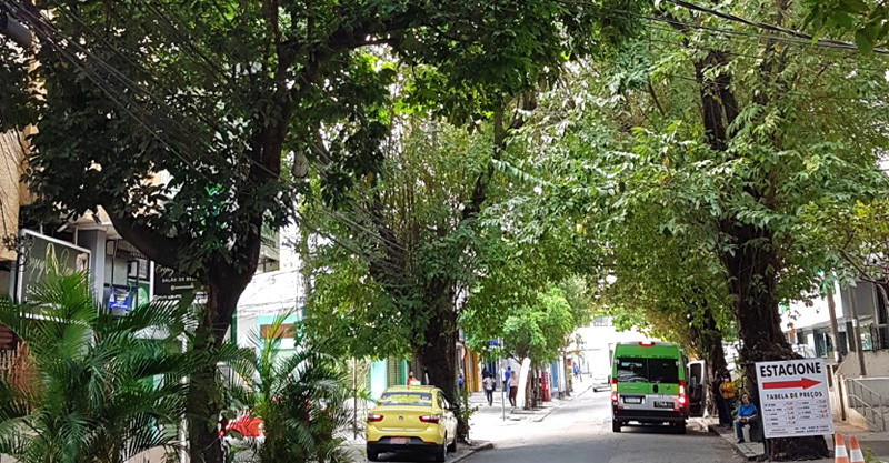 Rua Manuela Barbosa no Méier