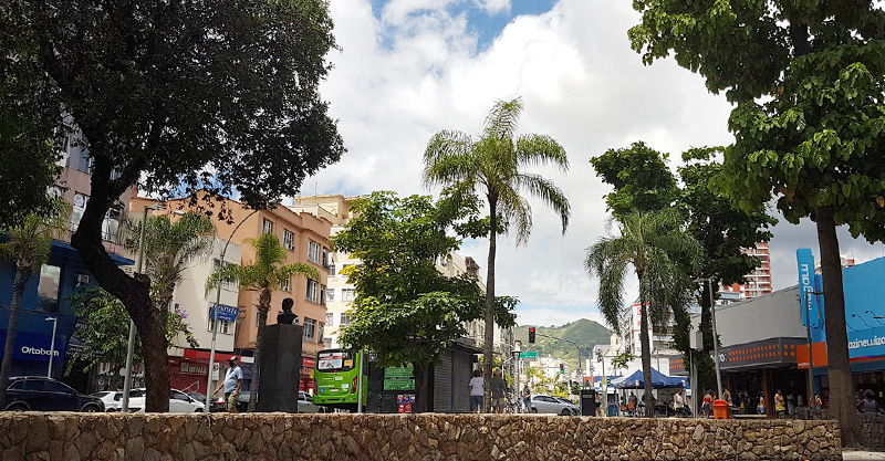 raça Agripino Grieco local da feira Ecosol no Méier