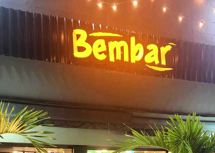 Fachada do bar Bembar no Cachambi