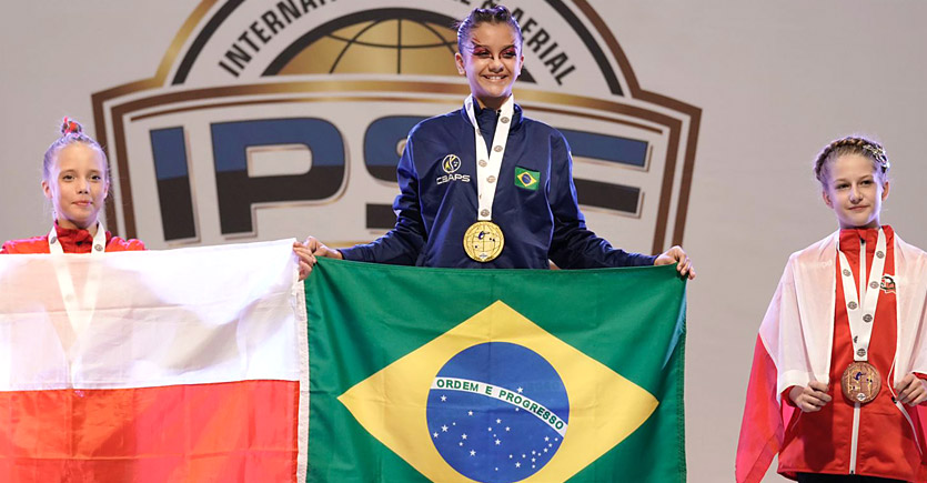 Podio de Pole Sport com atleta do Méier em primeiro lugar