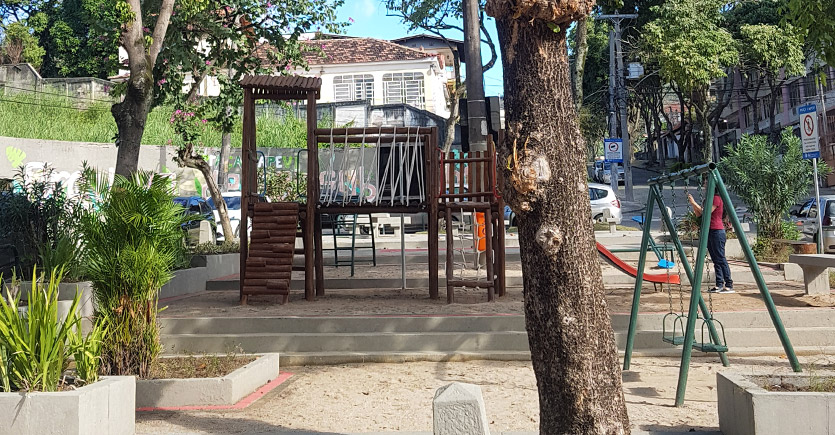 Praça Itapevi no Engenho de Dentro