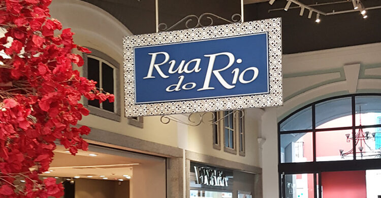 Placa da Rua do Rio, no Shopping Nova América