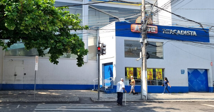 Supermercado fechado no dia do comércio no Méier