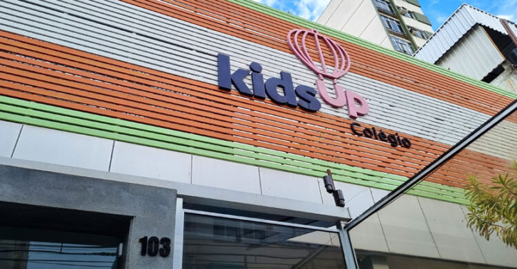 Fachada do colégio Kids Up no Méier