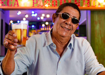 Zeca Pagodinho no bar