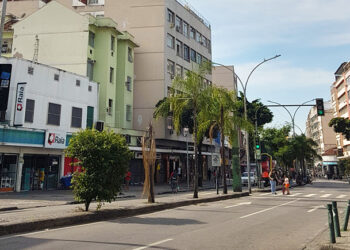 Rua Dias da Cruz fechada para lazer