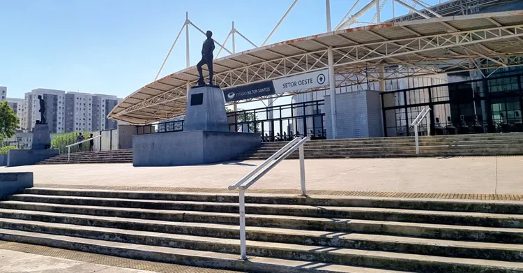 Setor Oeste do estádio Nilton Santos