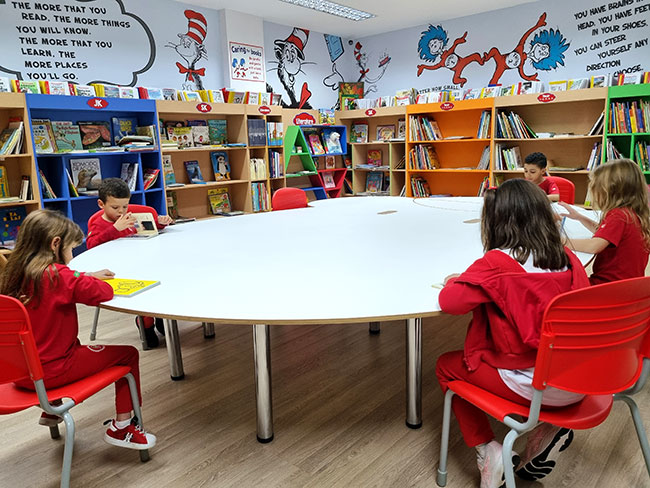 Biblioteca da Maple Bear