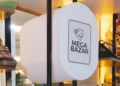Prateleira do megabazar de calçados do norteshopping