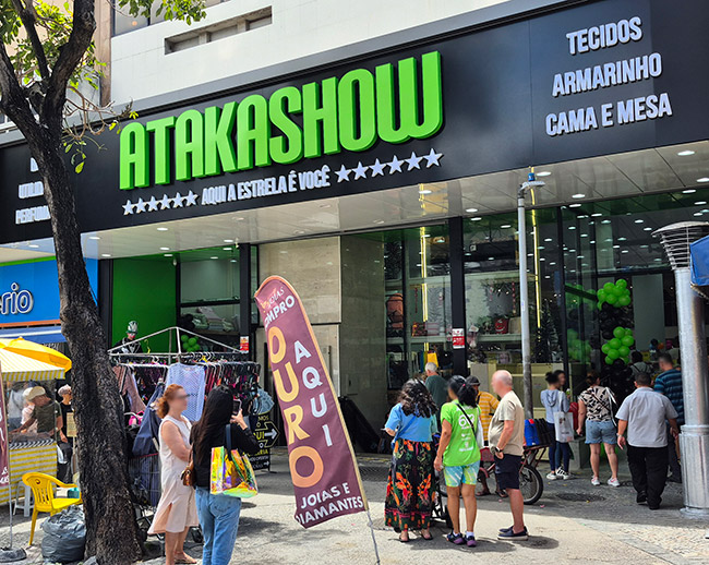 Fachada da loja Atakashow no Méier