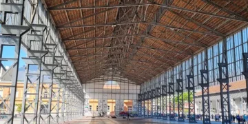 PArte interna do galpão do Engenhão no bairro do Engenho de Dentro, na Zona Norte do Rio de Janeiro