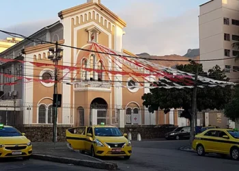 Largo no Meier, em frente à paroquia sagrado coração de jesus