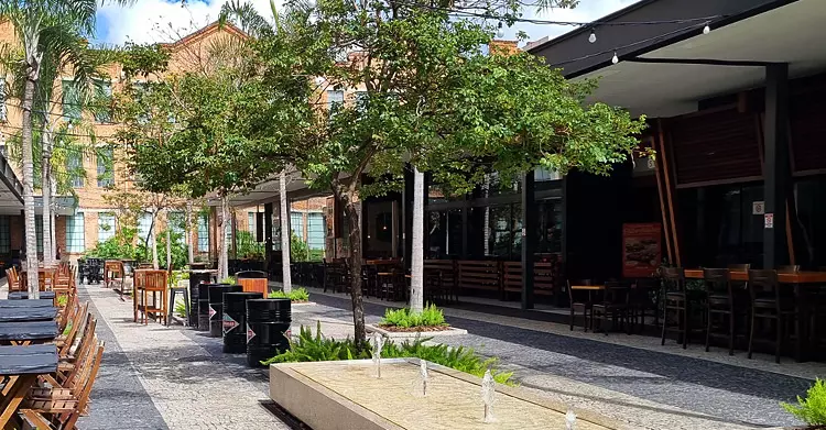 Pátio do Shopping Nova América