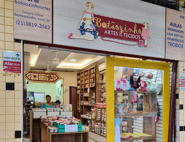 Fachada da loja Botãozinho no Méier
