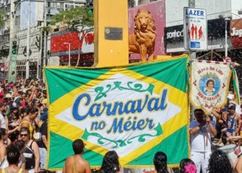 Foto ilustrativa de um bloco de carnaval no Méier