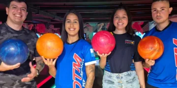 Amigos no boliche do NorteShopping