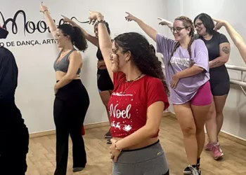 Alunos dançando na escola de dança In Moove no Méier