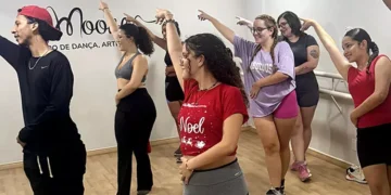Alunos dançando na escola de dança In Moove no Méier