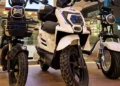 Scooters elétricas expostas no NorteShopping