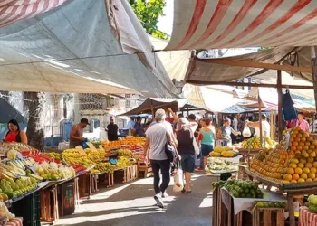 Feira da rua Galdino Pimentel no Méier