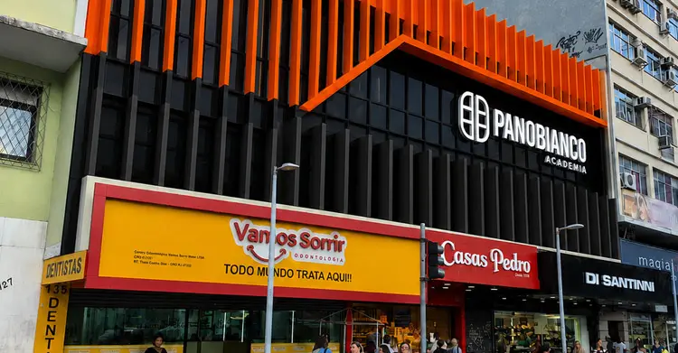 Fachada da academia Panobianco no Méier