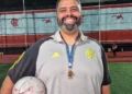 Professor de futebol da Escola Flamengo no Engenho de Dentro