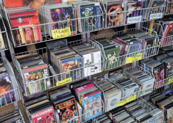 CDs da loja Vibrason no Méier