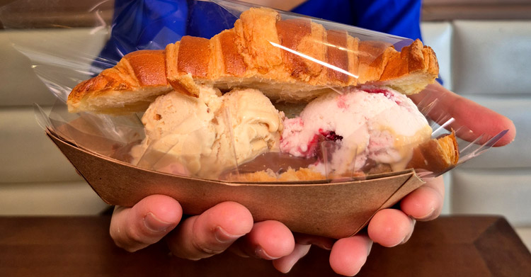 croissant com gelato e nutella da gelateria D'tutti no Méier