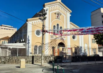 Largo da paróquia Sagrado Coração de Jesus no Méier