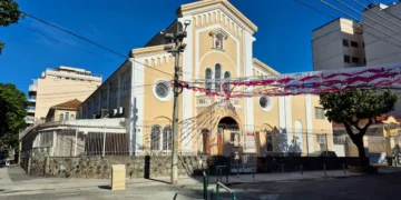 Largo da paróquia Sagrado Coração de Jesus no Méier