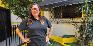 Diretora do Colégio AZ no Méier